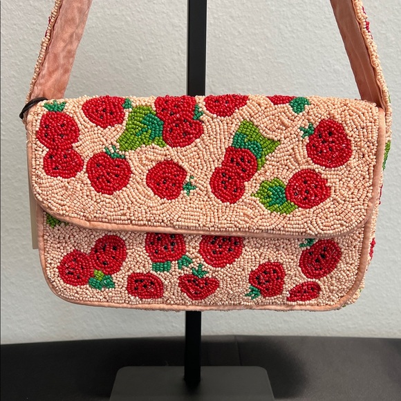 Sincerely Jules | Strawberry 🍓 Beaded Bag - Picture 1 of 13